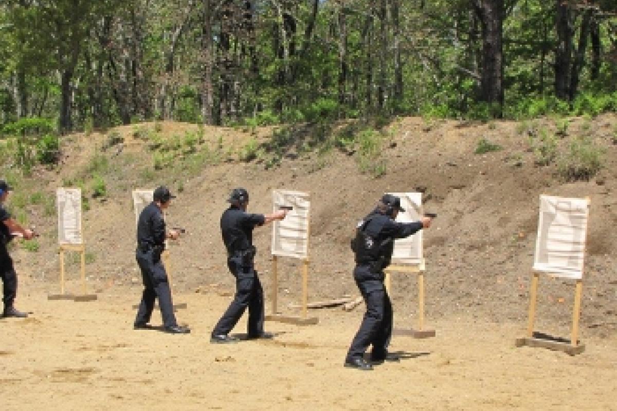 Police officers approaching targets 2
